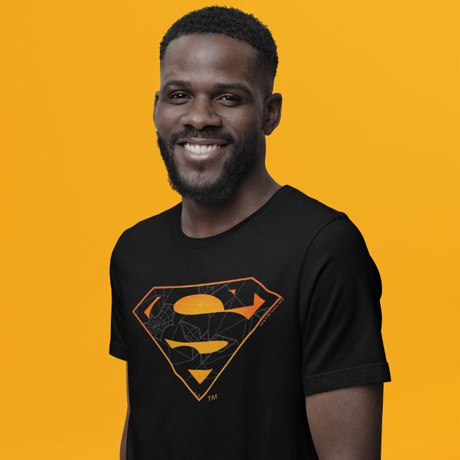 Superman | Halloween-inspirerad Logotyp T Shirt (Person wearing shirt)