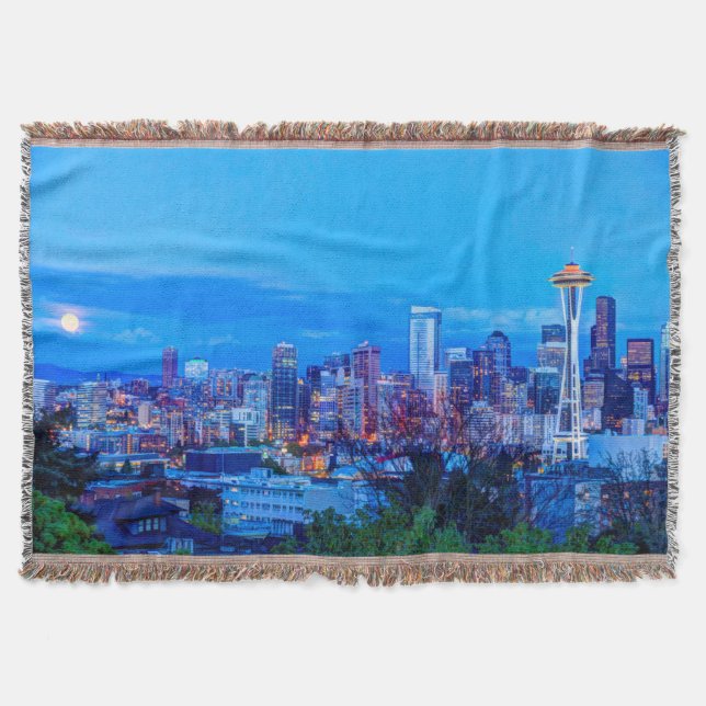 Supermåne stiger nära Seattle-siluett Mysfilt (Framsidan)