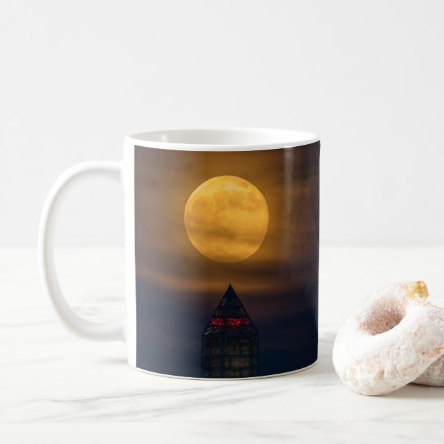 Supermoon Over Washington Monument Kaffemugg (Med munk)