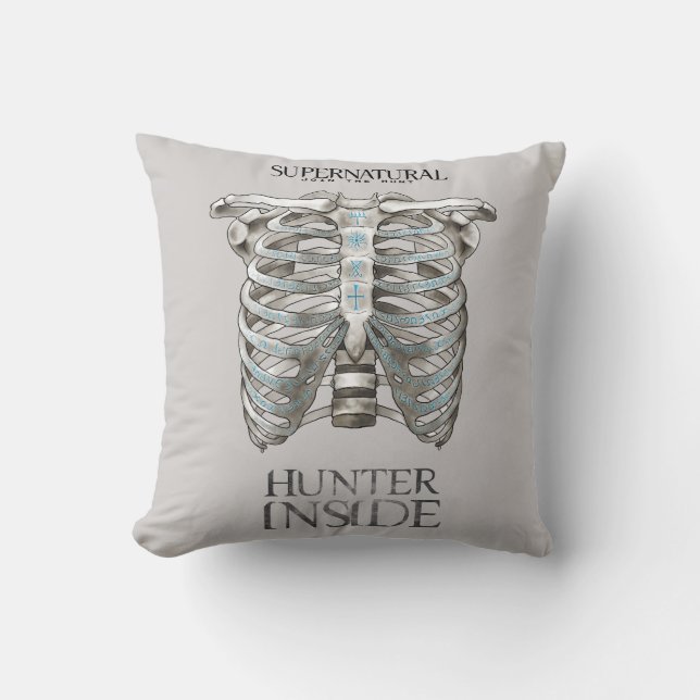 Supernaturlig "Hunter Inside" Ribcage Graphic Kudde (Framsida)
