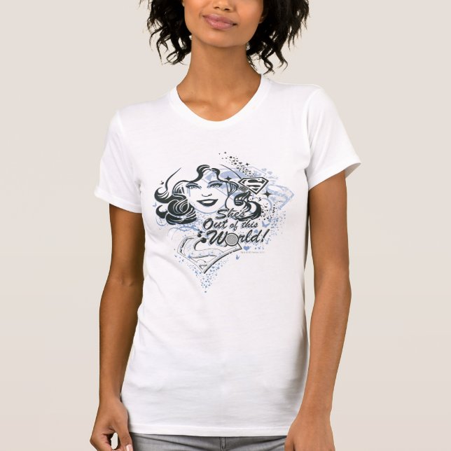 Supertjejen hon är ute ur världen! t shirt (Framsida)