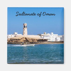 Sur Lighthouse med fiskarbåt - Sur, Oman Magnet