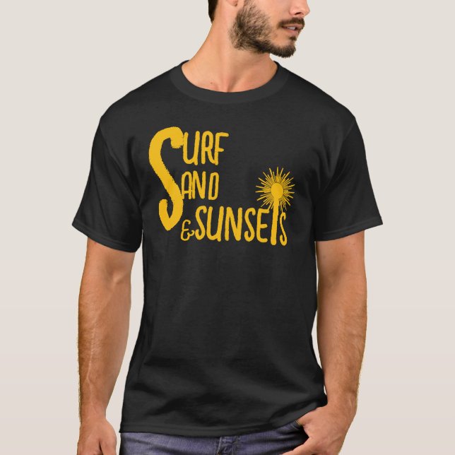 Surf Sand Solnedgångar Beach Vibes T-Shirt (Framsida)