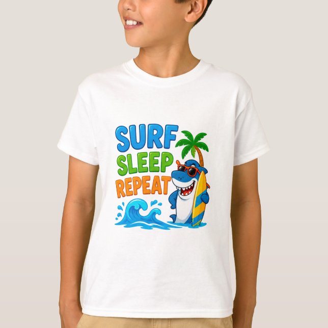 🦈 Surf Tecknad Sommarstil För Barn 🌊 T Shirt (Framsida)