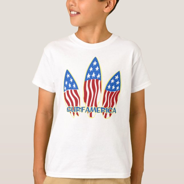 Surfa America Surfboard Patriotic Flagga Tee (Framsida)
