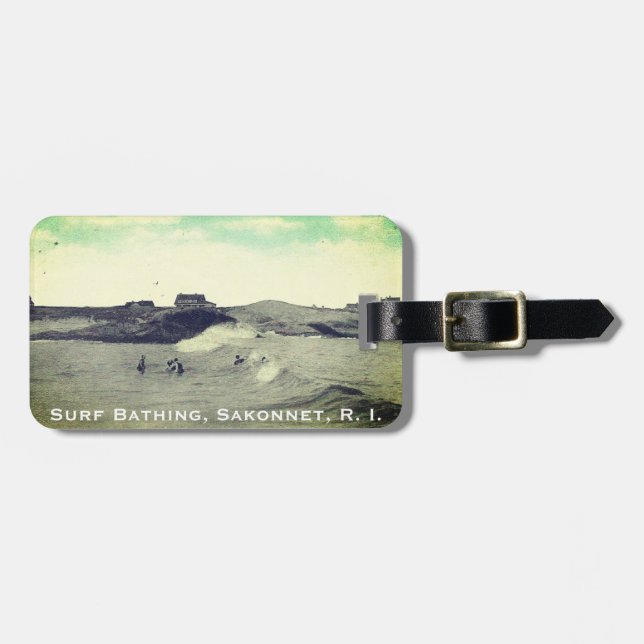 Surfa Bathing, Sakonnet - Little Compton, RI Bagagebricka (Horisontell Framsida)