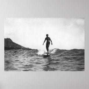 Surfa i den Honolulu Hawaii Longboard surfaren Poster