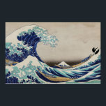 Surfa på den Stora Vågen Poster<br><div class="desc">En del av den berömda samlingen 'Famous Art Reimagined', denna bild kommer att tala till surfare som inte bara ser en våg, de ser en utmaning. Det kan inte finnas en större utmaning än Den Stora Vågen utanför Kanagawa Japan. Liksom en tsunami är det den ultimata vågen men förmodligen bäst...</div>