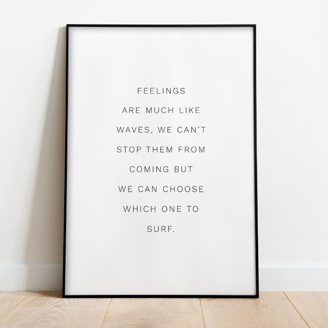 Surfa på vågar - inspirerande citat poster (Surfing the waves - inspirational quote poster in a black frame standing on the floor.)