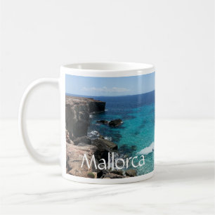 Surfa som kraschar på Sten, Teal Vatten, Kusten Ma Kaffemugg