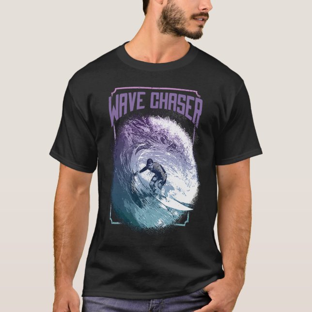 Surfa Wave Chaser in action T Shirt (Framsida)