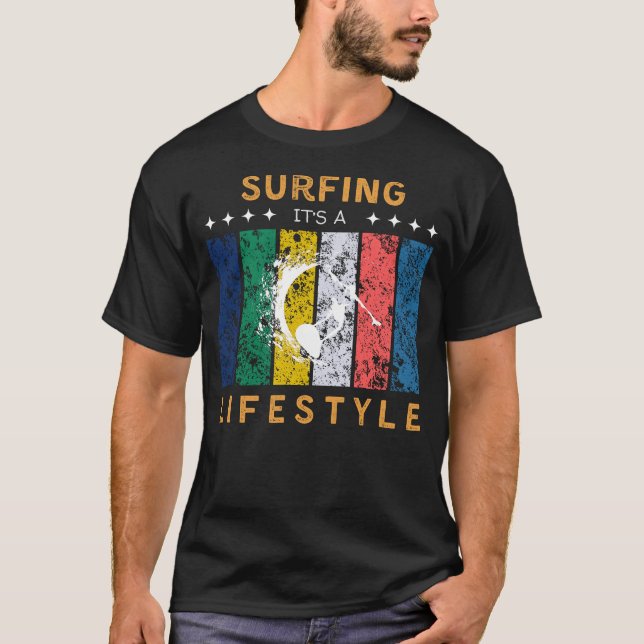 Surfande av livsstilen Lustigt Tee (Framsida)