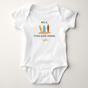 Surfande Baby Shower Mjölk Sedan Vågridning - Surf T Shirt