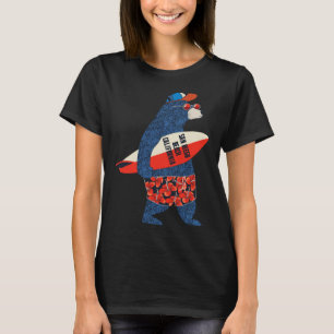 Surfande björn på San Diego-stranden Kalifornien s T Shirt