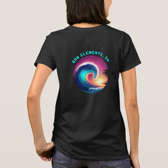 Surfande en stor våg- t shirt (Baksida)