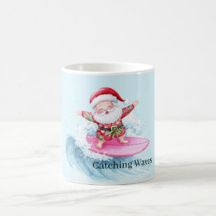 Surfande tomte fångar en våg kaffemugg