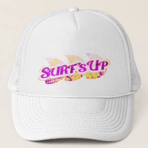 Surfans upp-flickors gult vid strandsport truckerkeps