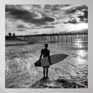 Surfare nära Oceansidepir Poster