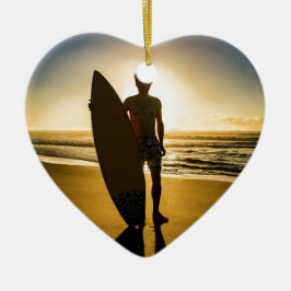 Surfaresilhouette under soluppgång julgransprydnad keramik