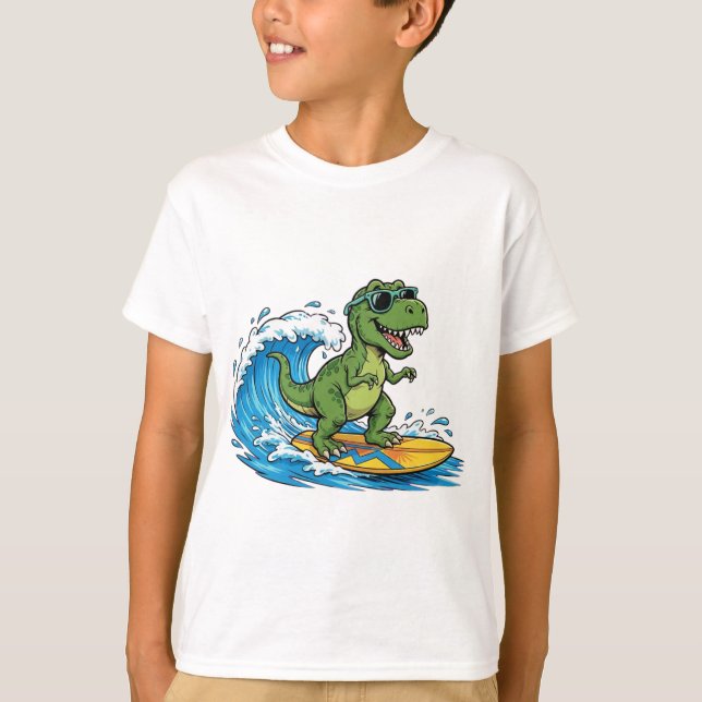 surfasaurus t-shirt en surfingdinosaurie (Framsida)