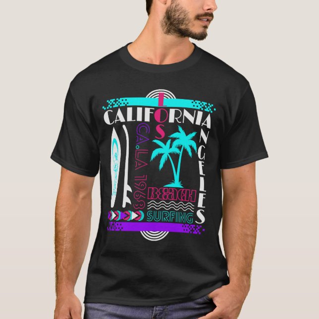 Surfboard Beach California Retro Surfing Windsurfi T Shirt (Framsida)