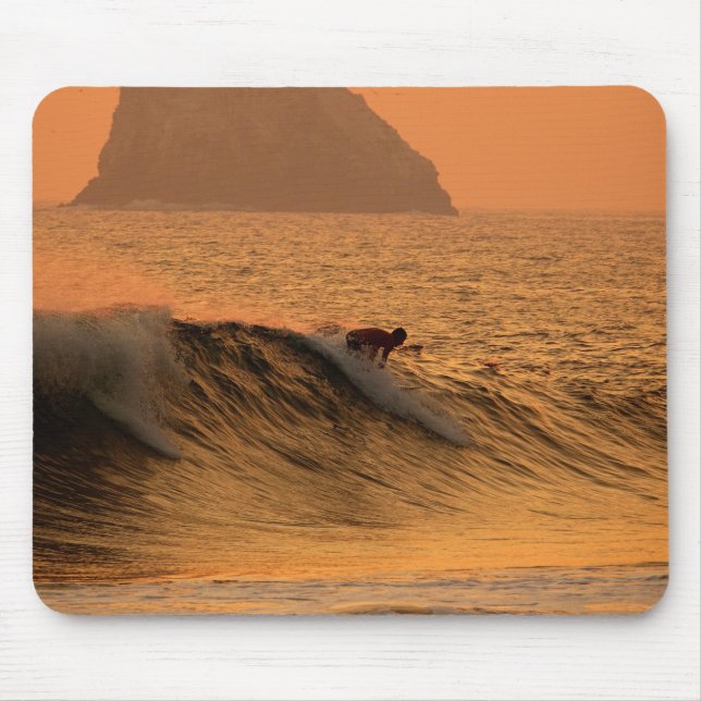 Surfer at sunset in Mexico Musmatta (Framsidan)