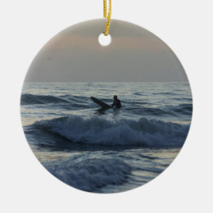 Surfer Awaits Julgransprydnad Keramik