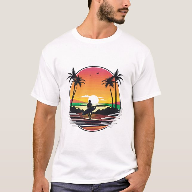 Surfer Beach Sunset Retro Tropical Illustration T Shirt (Framsida)