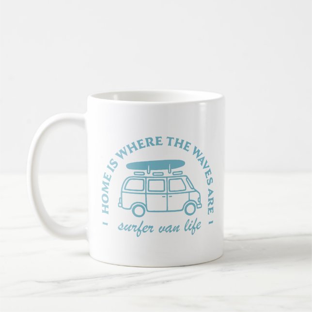 Surfer camper van life road resa surfingofferter kaffemugg (Vänster)