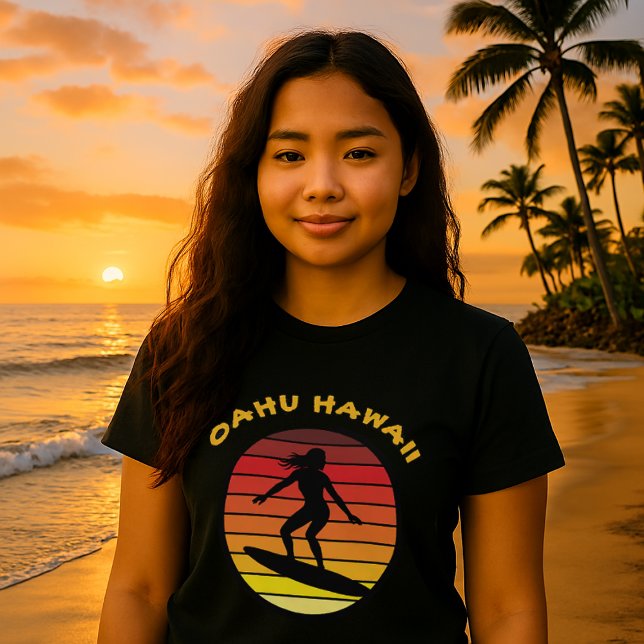 Surfer Girl Retro Sunset-mall T Shirt (Skapare uppladdad)