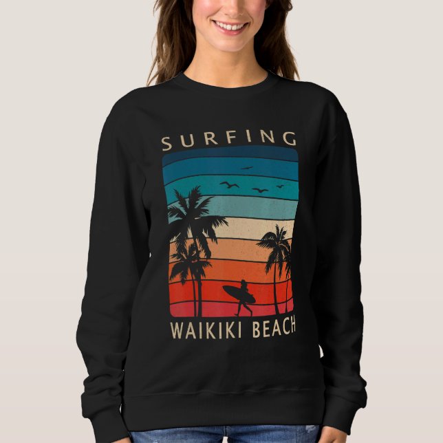 Surfer Girl Surfing Waikiki Beach Hawaiian Sunset  T Shirt (Framsida)