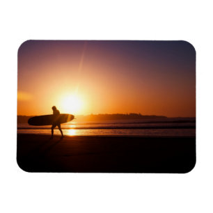 Surfer med yfboard på bål vid solnedgång magnet