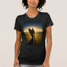 Surfer silhuett under soluppgång t-shirt