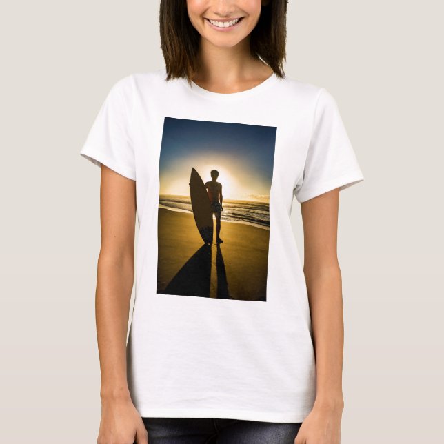 Surfer silhuett under soluppgång t shirt (Framsida)