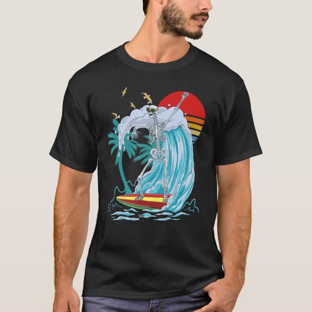 Surfing av skeleton Surfing Retro Surfa Board Surf T Shirt (Framsida)
