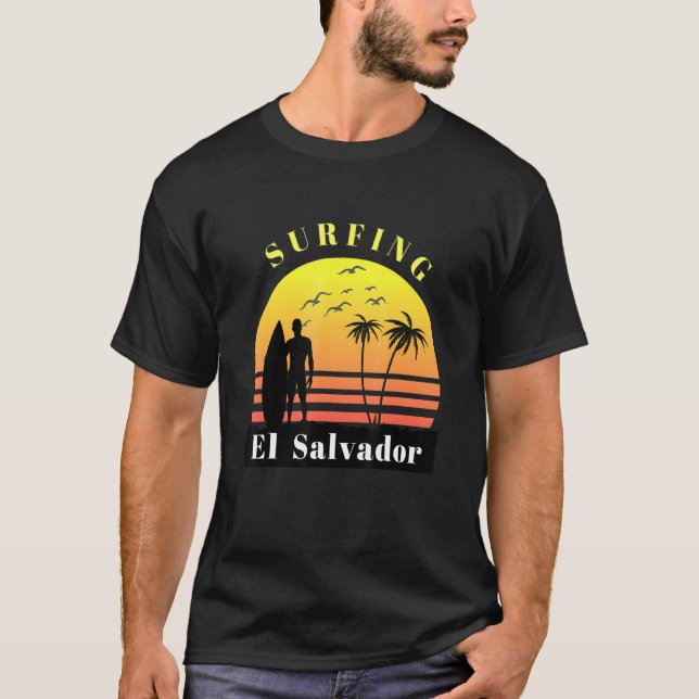Surfing El Salvador Sunset T Shirt (Framsida)