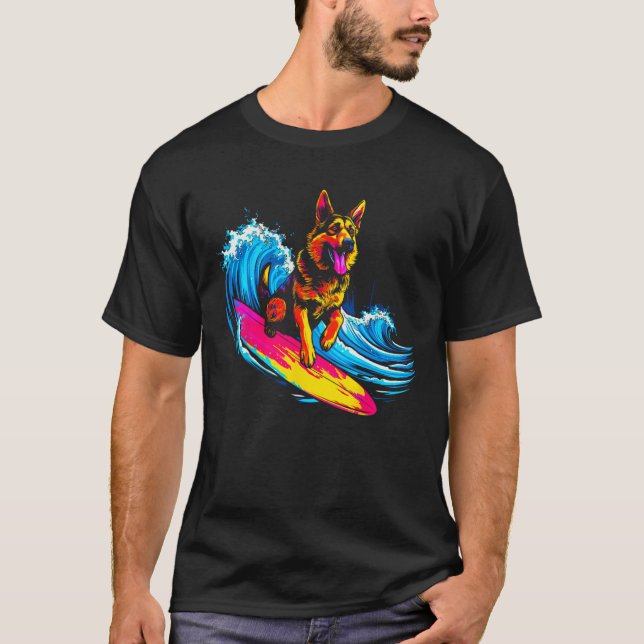 Surfing German Shepherd Hund Surfa Surfer T Shirt (Framsida)