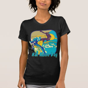 Surfing i halv Måne Bay Tee Shirt