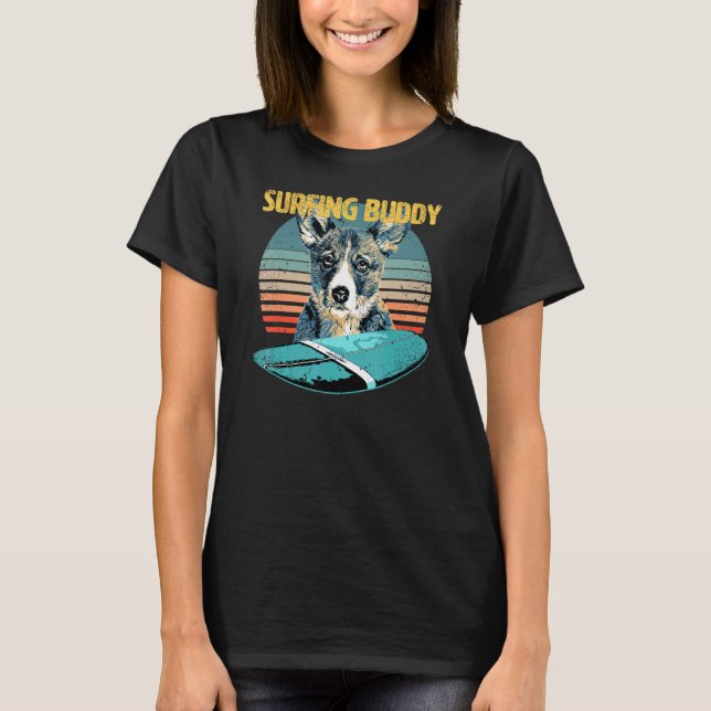 Surfing kompis & söt corgi älskar surfing t shirt (Framsida)