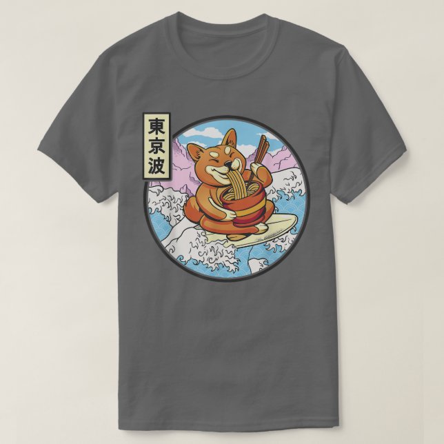 Surfing Shiba Inu Eating Ramen Japan Vågar Kawaii T Shirt (Design framsida)