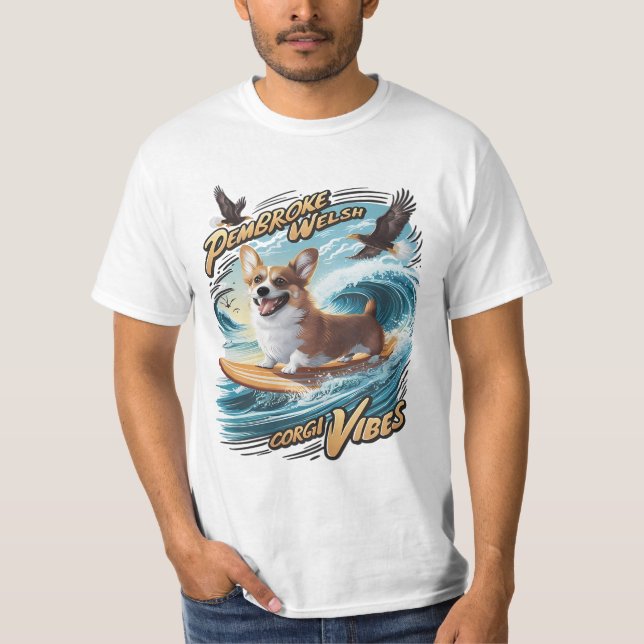 Surfing Welsh Corgi Catching Big Wave T Shirt (Framsida)