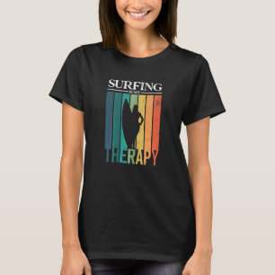 Surfning är min terapeutiska Retro Surfa Girl T Shirt