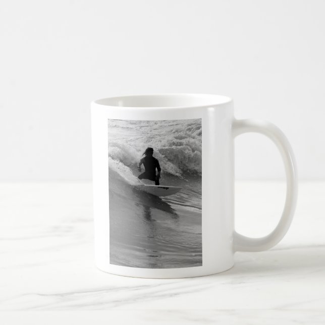 Surfning av den Vinkara gråskalan Kaffemugg (Höger)