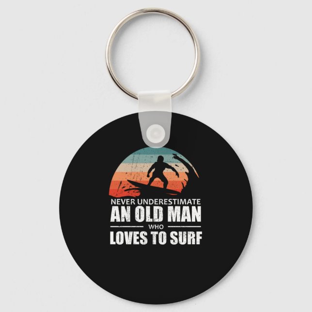 Surfning underskattar aldrig en gammal man som sur nyckelring (Framsida)