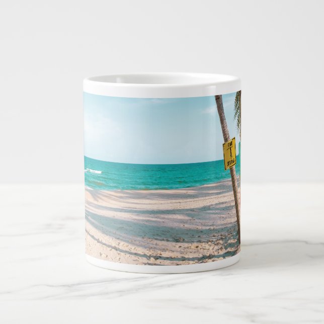 Surfor på stranden dekorativ kudde jumbo mugg (Framsidan)