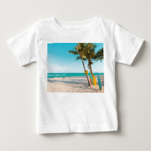 Surfor på stranden dekorativ kudde t shirt