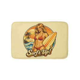 Surf's Up Bikini Pin-Up | Retro Surfbutik Grafik Badrumsmatta