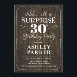 Surprise 30års födelsedag Party - Rustic Wood Inbjudningar<br><div class="desc">Överraskande inbjudan från 30års födelsedag-partiet. Enkel klassdesign med rustiskt mörk,  mönster och vitt skript. Överraskad dag firande för man eller kvinna. Kan anpassas till vilken ålder som helst!</div>