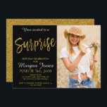 Surprise Gold Foil Birthday-inbjudan Inbjudningar<br><div class="desc">Surprise Black and Faux Gold Foil Elegant Birthday bjudande. Fotot i den här inbjudan kan uppdateras samt namn,  datum och plats.</div>