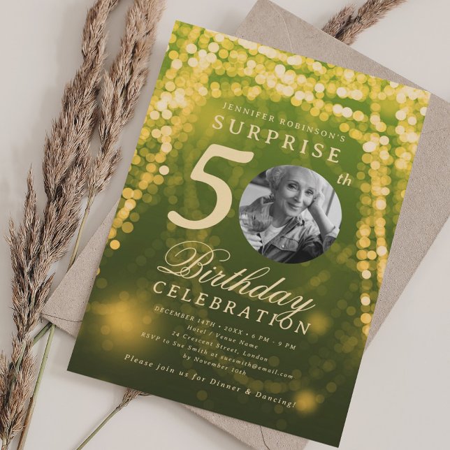 SURPRISE Photo 50 Birthday Guld Grönt Glam Inbjudningar (SURPRISE Photo 50th Birthday Gold Green Glam Invitation)